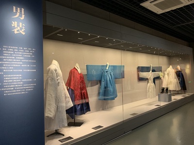 錦繡江南映韓風(fēng) 韓國傳統(tǒng)服飾展杭州啟幕，匠心織就文化交融